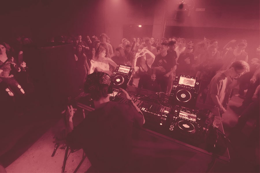 Festival-style electronic music lighting
